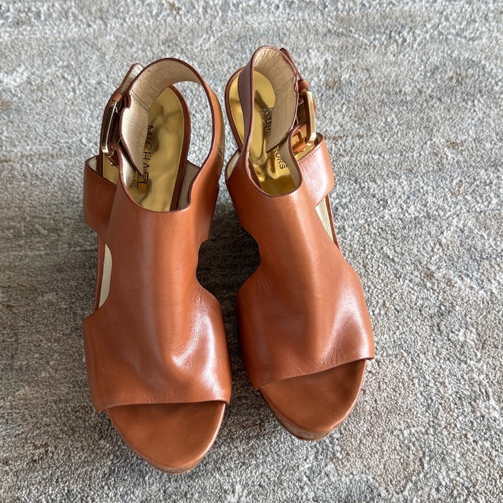 Tan Wood Wedge